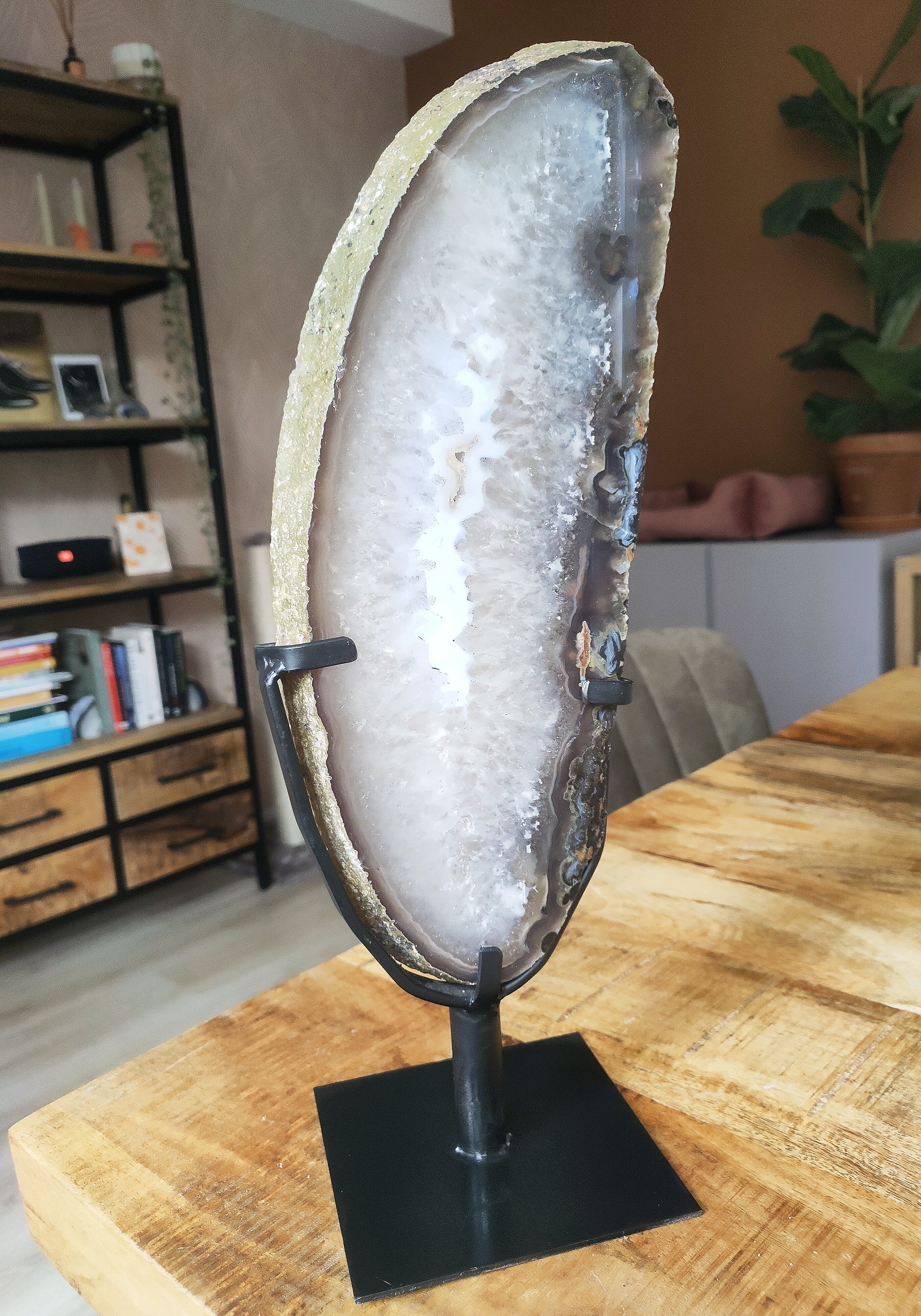 Agaat op standaard  2.26 kg